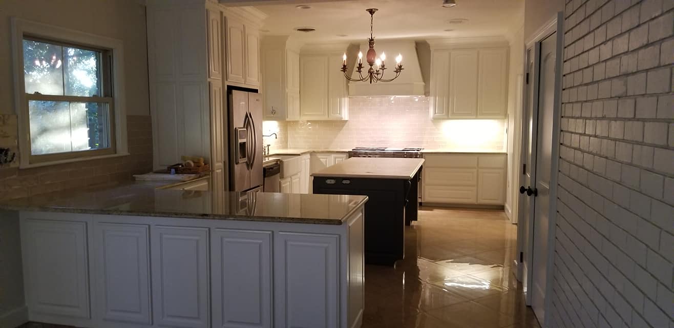 Finished kitchen in a Baton Rouge build after Third Coast Maintenance post-construction detail cleaning